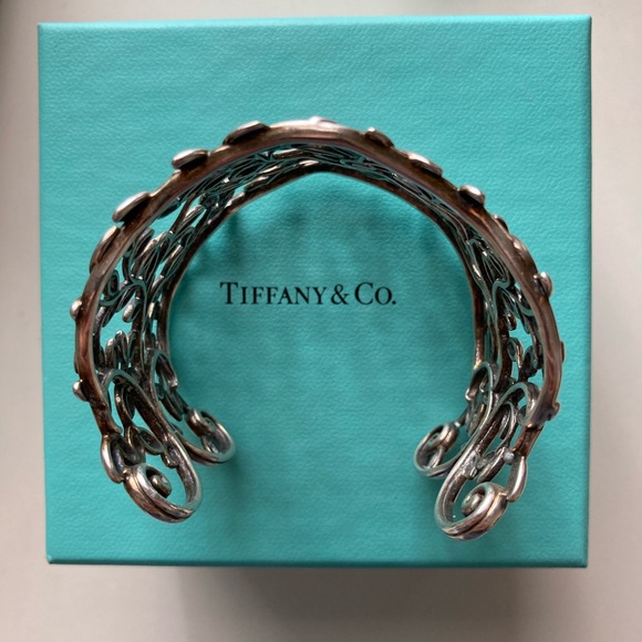 Paloma Picasso Olive Leaf cuff in sterling silver - Picture 3 of 7